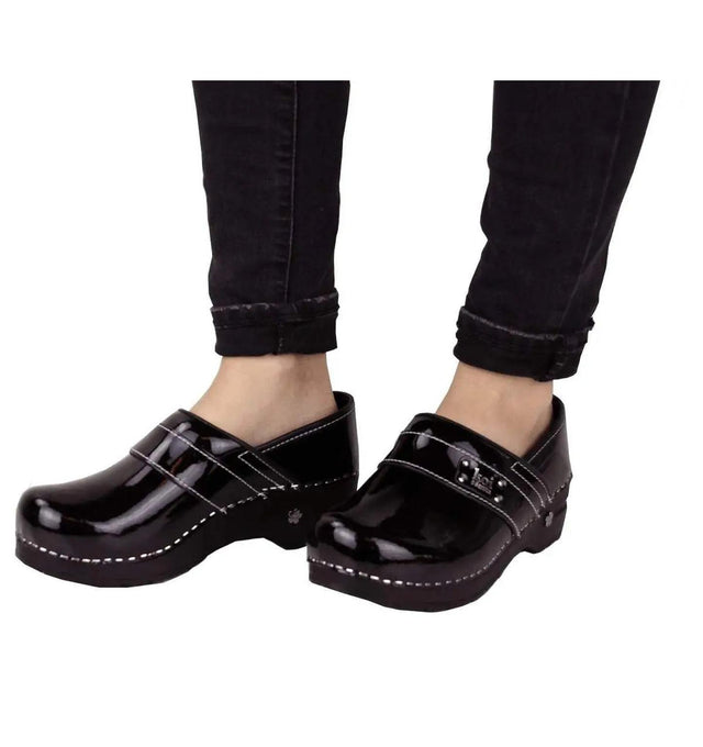 Sanita Lindsey Women's Patent Leather Medical Clog - life style view black